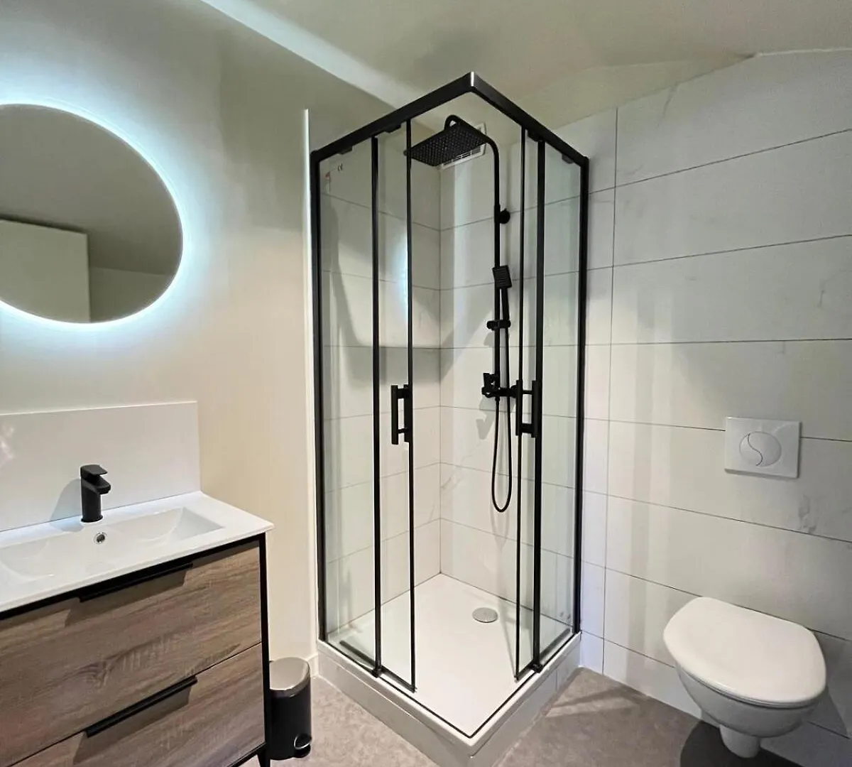 Studio Renove Dans Une Charmante Residence Saint-Etienne  Lejlighed